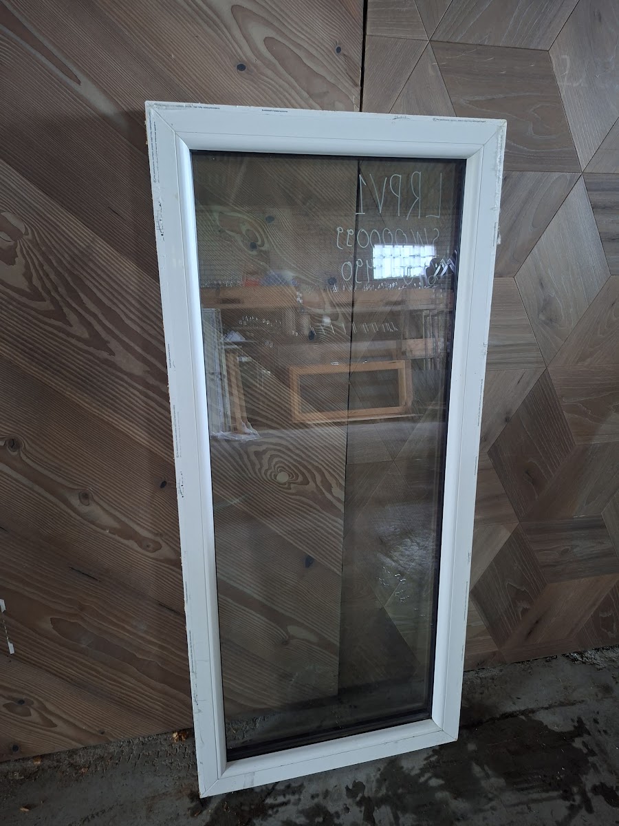 Langas 670 × 1490 mm, LRPV1