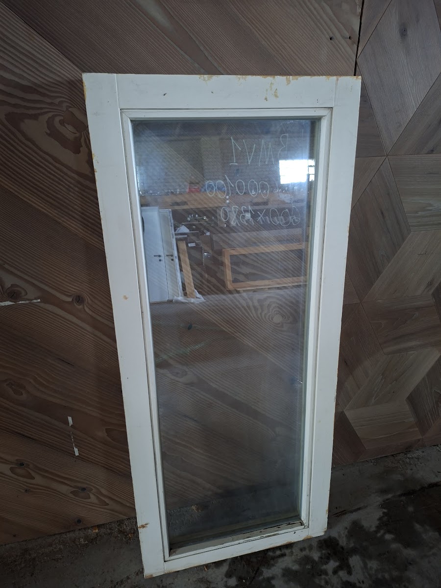 Langas 600 × 1380 mm, LBMV1