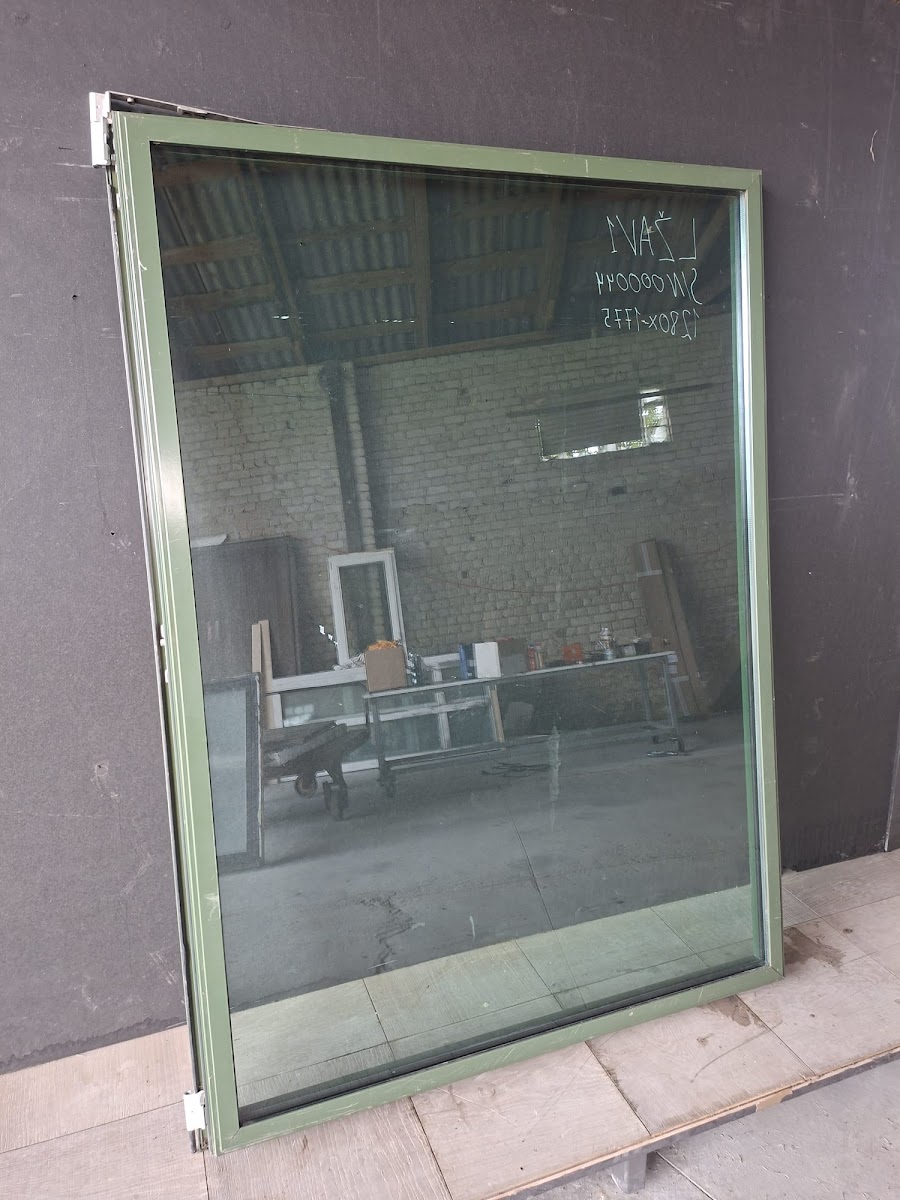 Langas 1280 × 1775 mm, LZAV1